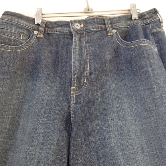 Chico's sz. 2.5 Platinum Marjuis Jeans- (Worn once)- EXCELLENT CONDITION - Picture 3 of 7